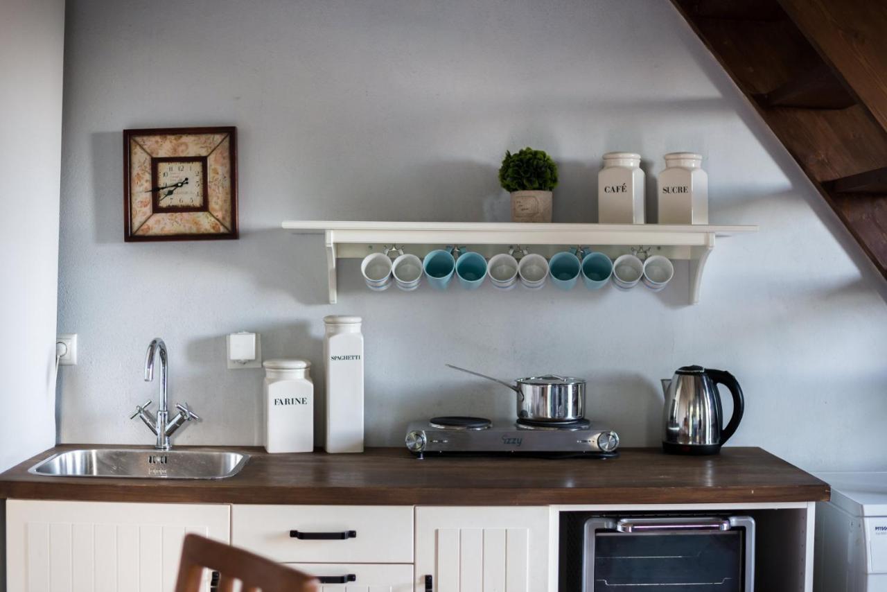 Case de vacanță Rustic Escape By Konnect, *